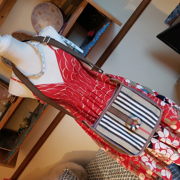 Lily Handmade Canvas crossbody bag - Picture 2 of 10